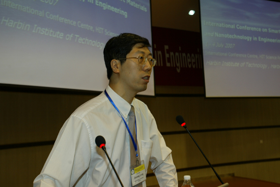 哈爾濱工業(yè)大學冷勁松教授