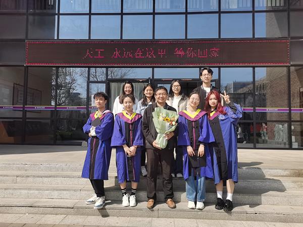 課題組2023屆畢業(yè)生李楠，張奔，張