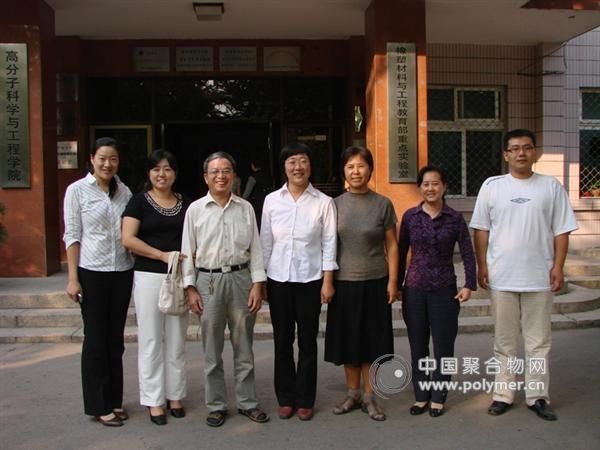 團(tuán)隊(duì)成員合影